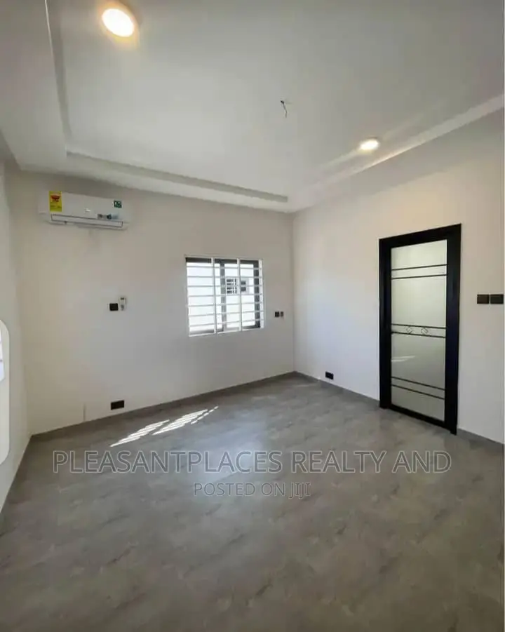 4bdrm Duplex in Pleasantplaces, Spintex for sale in Spintex