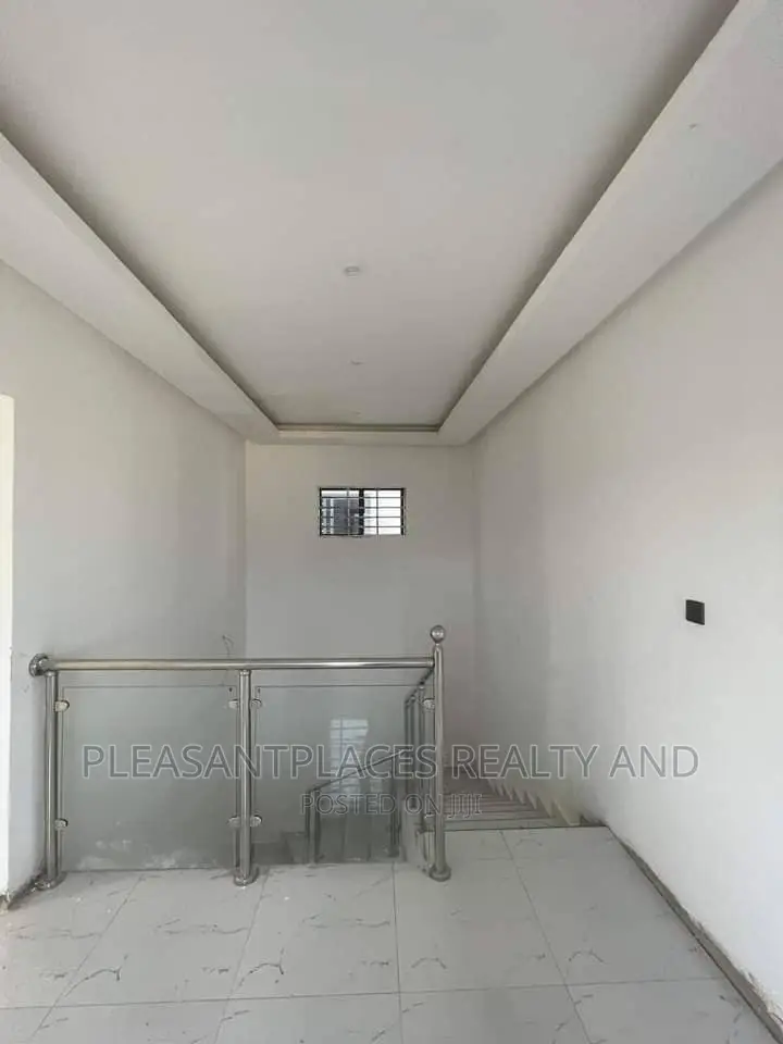 4bdrm Duplex in Pleasantplaces, Spintex for sale in Spintex