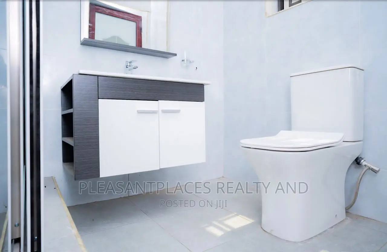 4bdrm Duplex in Pleasantplaces, Spintex for sale in Spintex