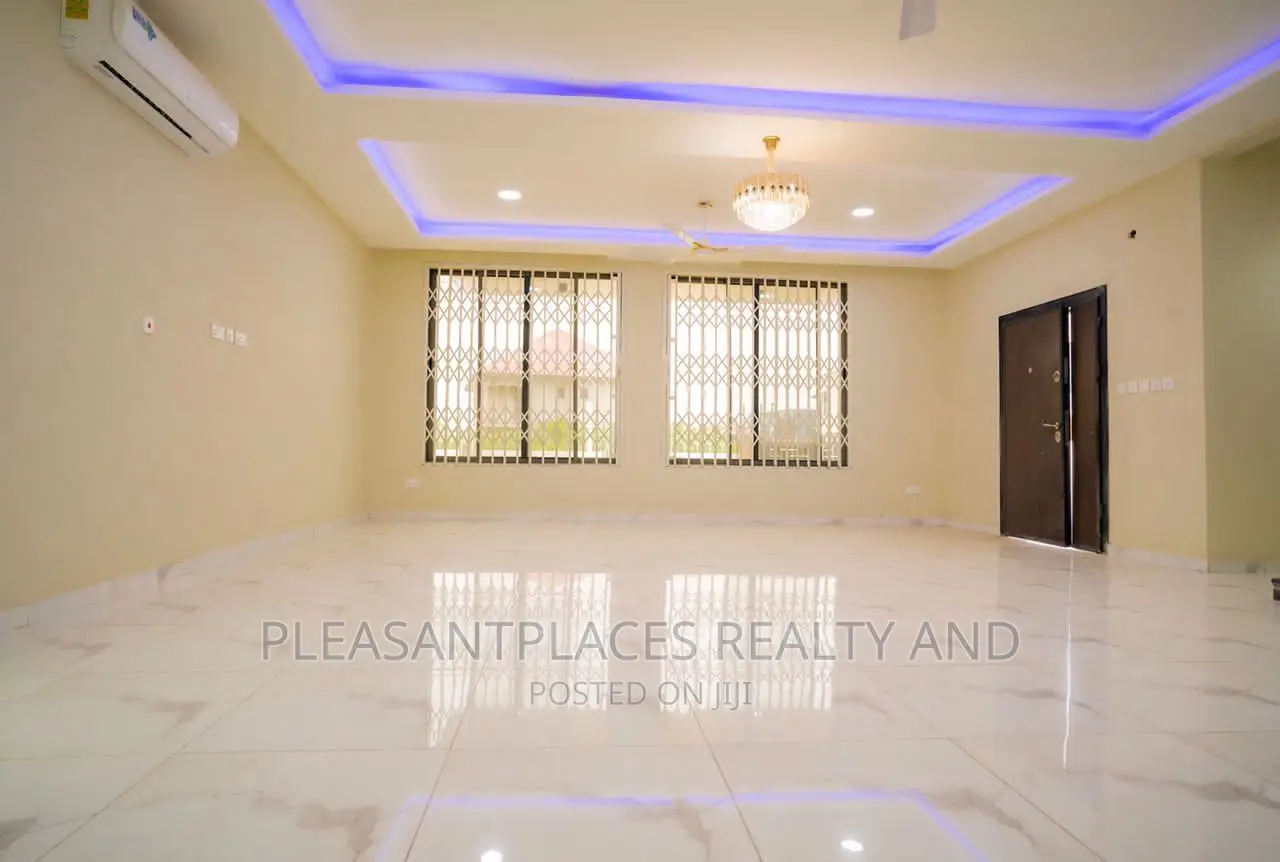 4bdrm Duplex in Pleasantplaces, Spintex for sale in Spintex
