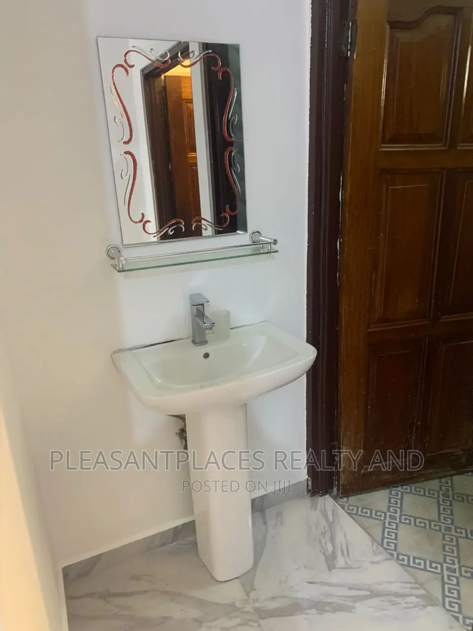 2bdrm Apartment in Pleasantplaces, Dzorwulu for rent in Dzorwulu