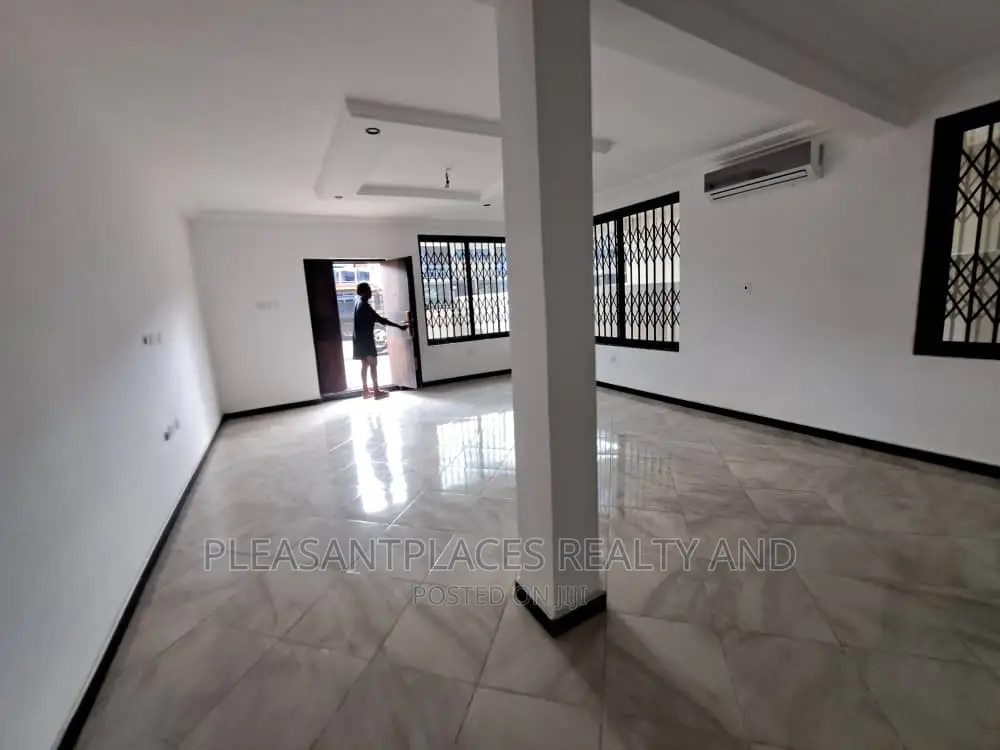 3bdrm Duplex in Pleasantplaces, Oyarifa for rent in Oyarifa