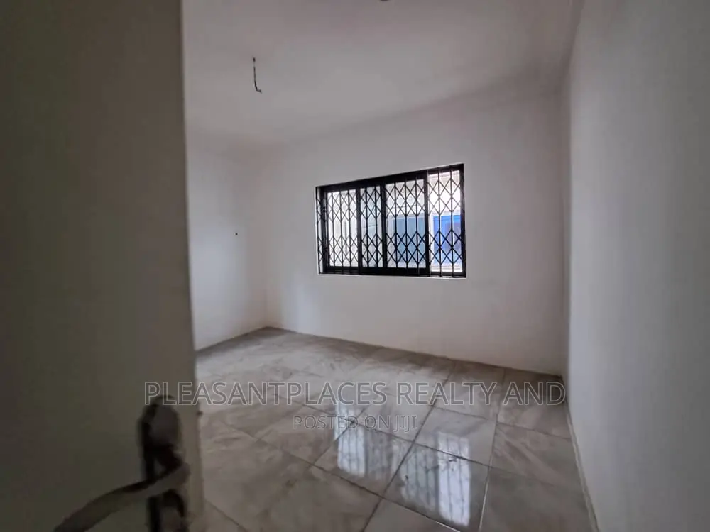 3bdrm Duplex in Pleasantplaces, Oyarifa for rent in Oyarifa