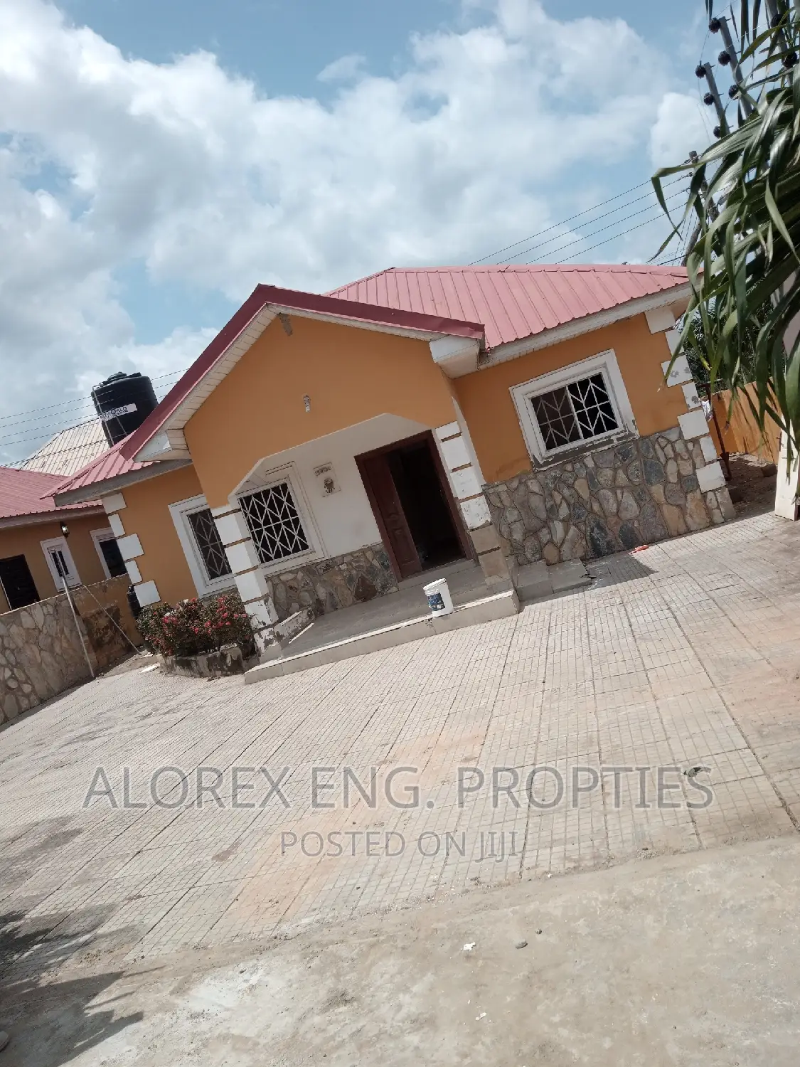 3bdrm House in Self Compound, Oyarifa for rent in Oyarifa