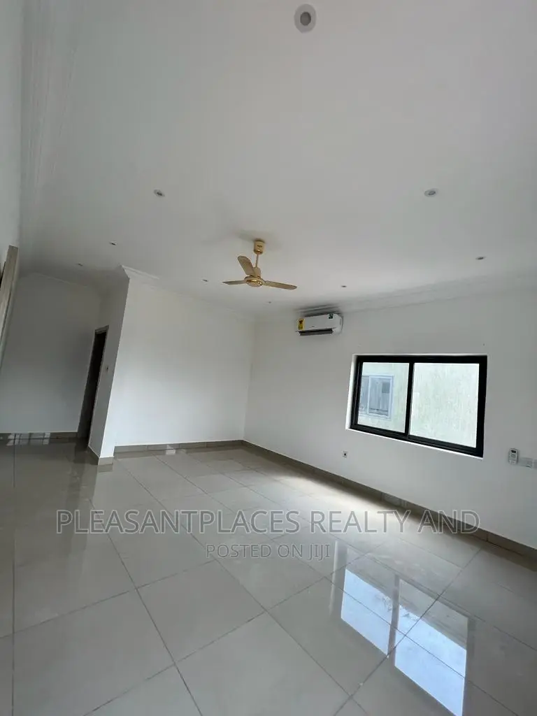 4bdrm Duplex in Pleasantplaces, East Legon for rent in East Legon
