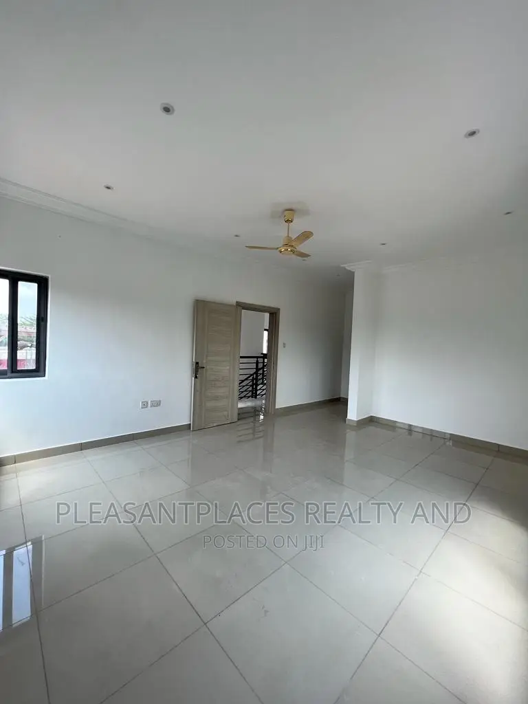 4bdrm Duplex in Pleasantplaces, East Legon for rent in East Legon