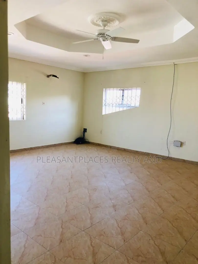 5bdrm Duplex in Pleasantplaces, Ashomang Estate for rent in Ashomang Estate