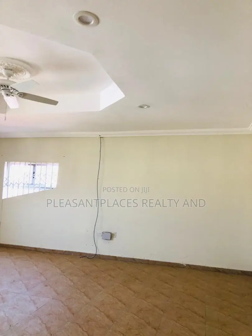 5bdrm Duplex in Pleasantplaces, Ashomang Estate for rent in Ashomang Estate