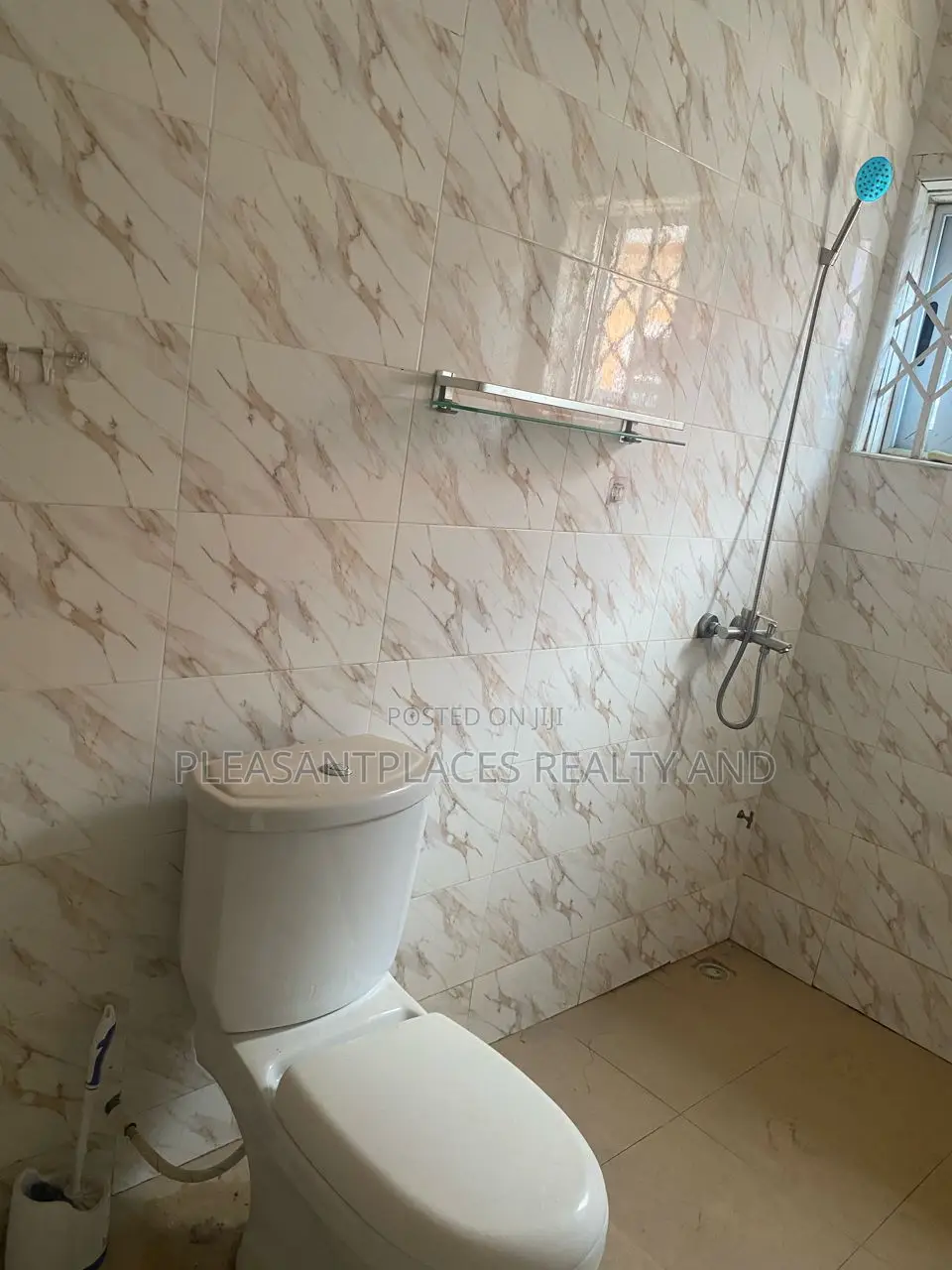 5bdrm House in Pleasantplaces, Pokuase for rent in Pokuase