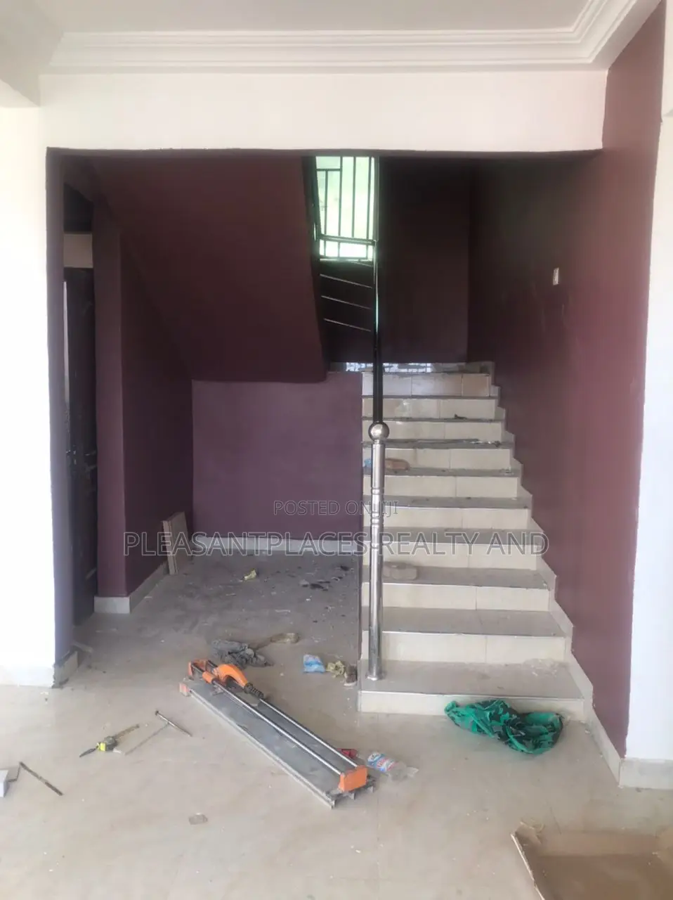 5bdrm Duplex in Pleasantplaces, Taifa-Burkina for rent in Taifa-Burkina