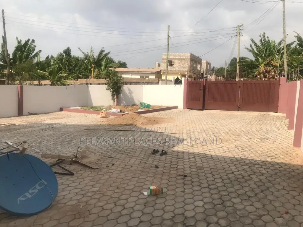 5bdrm Duplex in Pleasantplaces, Taifa-Burkina for rent in Taifa-Burkina