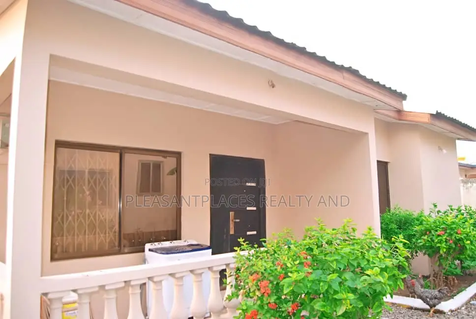 5bdrm Duplex in Pleasantplaces, Ofankor for rent in Ofankor
