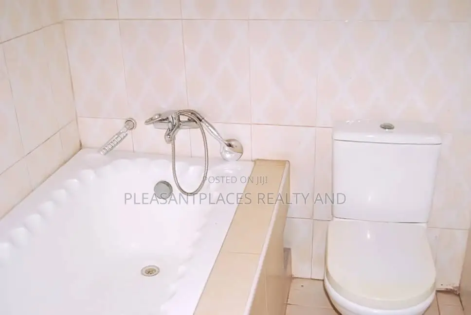 5bdrm Duplex in Pleasantplaces, Ofankor for rent in Ofankor