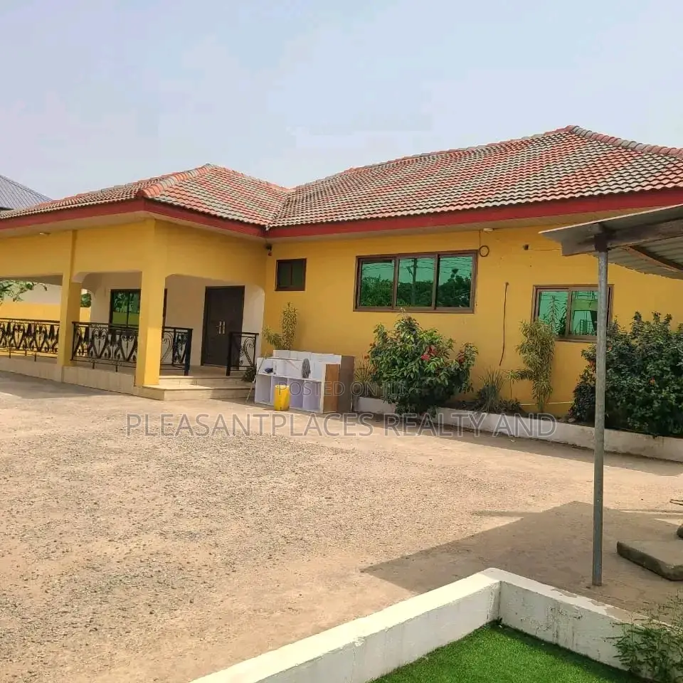 4bdrm House in Pleasantplaces, West Legon for rent in West Legon