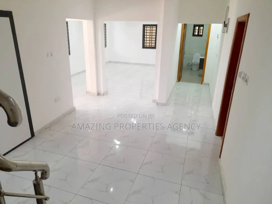 4bdrm House in Airport Residential Area for sale in Airport Residential Area