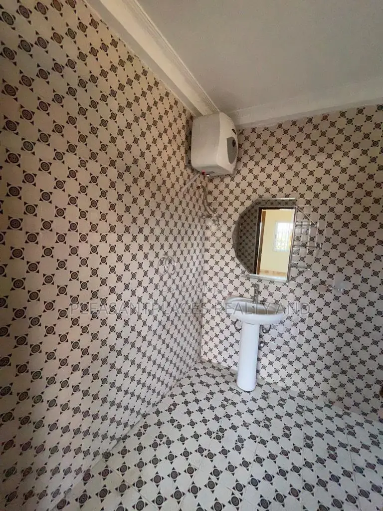 3bdrm Apartment in Pleasantplaces, East Legon for rent in East Legon