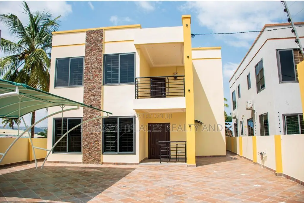 4bdrm Duplex in Pleasantplaces, Oyarifa for rent in Oyarifa