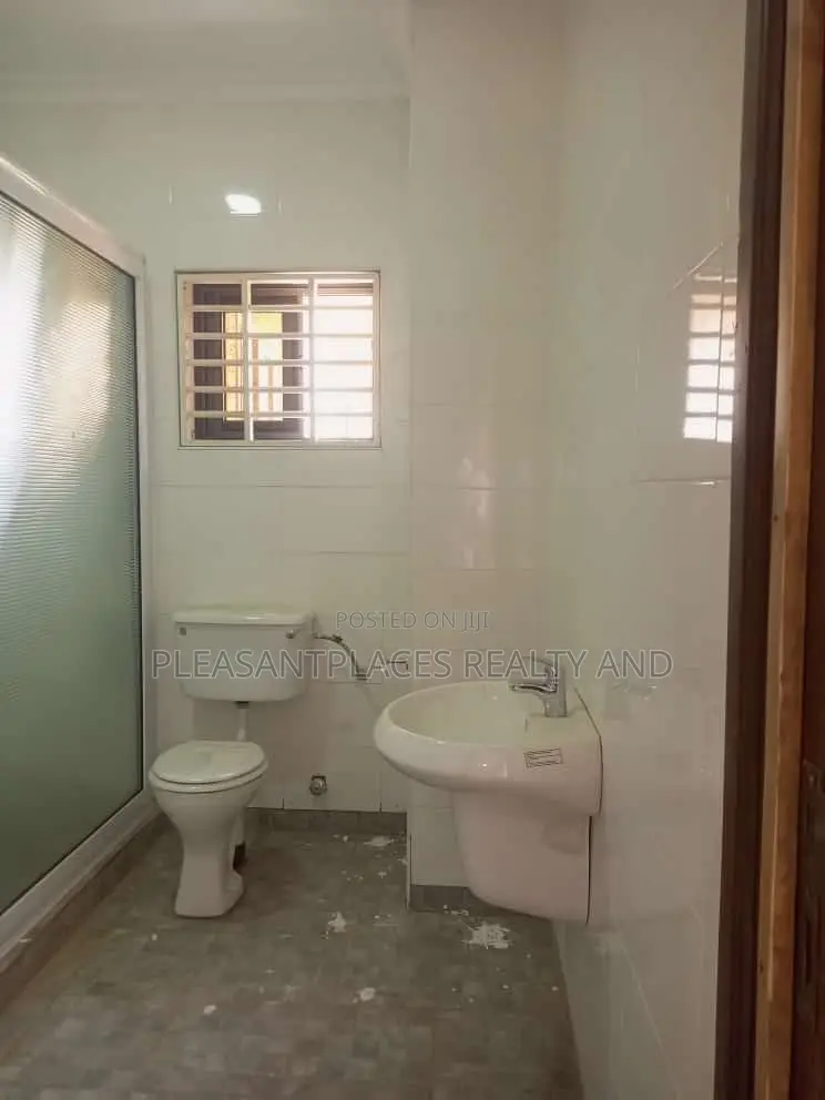 4bdrm Duplex in Pleasantplaces, Barrier for rent in Barrier