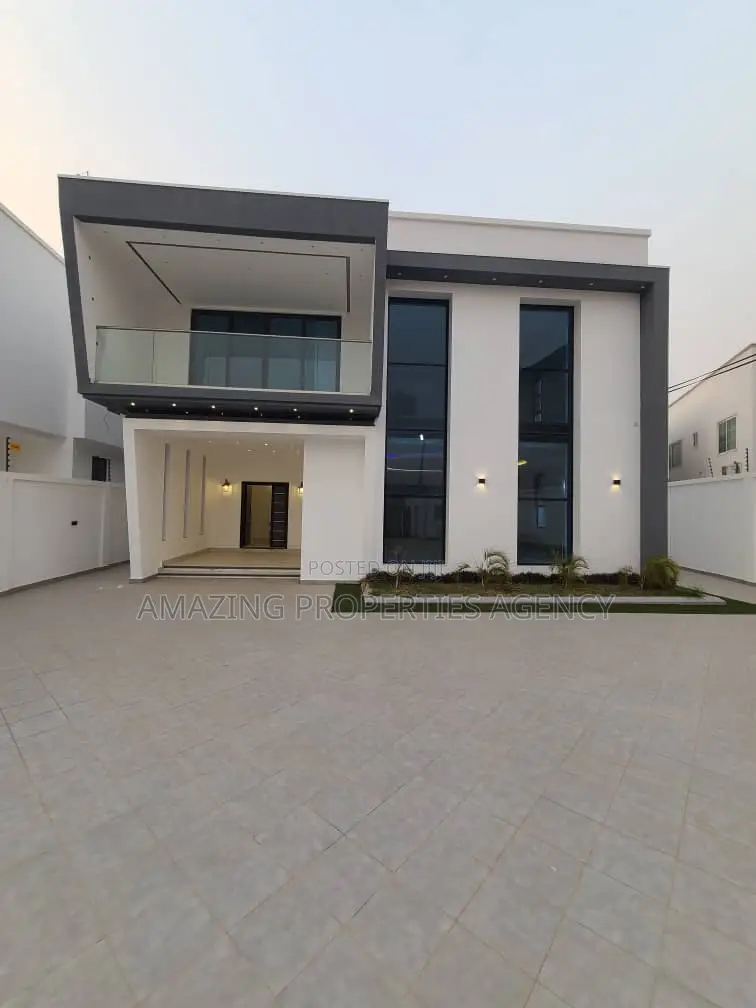 4bdrm House in Airport Residential Area for sale in Airport Residential Area