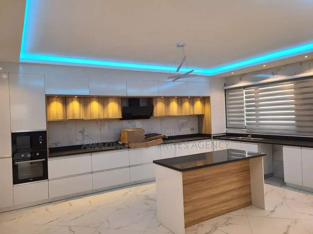 4bdrm House in Airport Residential Area for sale in Airport Residential Area