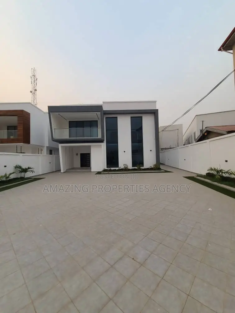 4bdrm House in Airport Residential Area for sale in Airport Residential Area