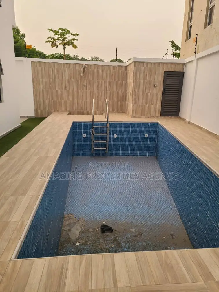 4bdrm House in Airport Residential Area for sale in Airport Residential Area