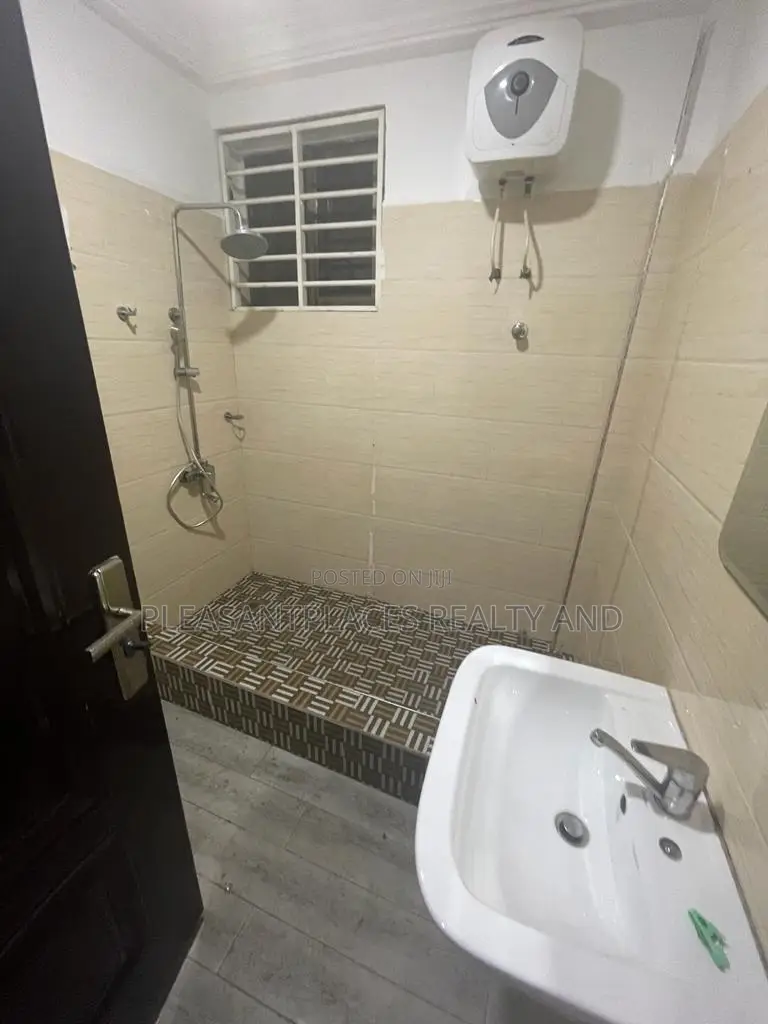 2bdrm Apartment in Pleasantplaces, Haatso for rent in Haatso
