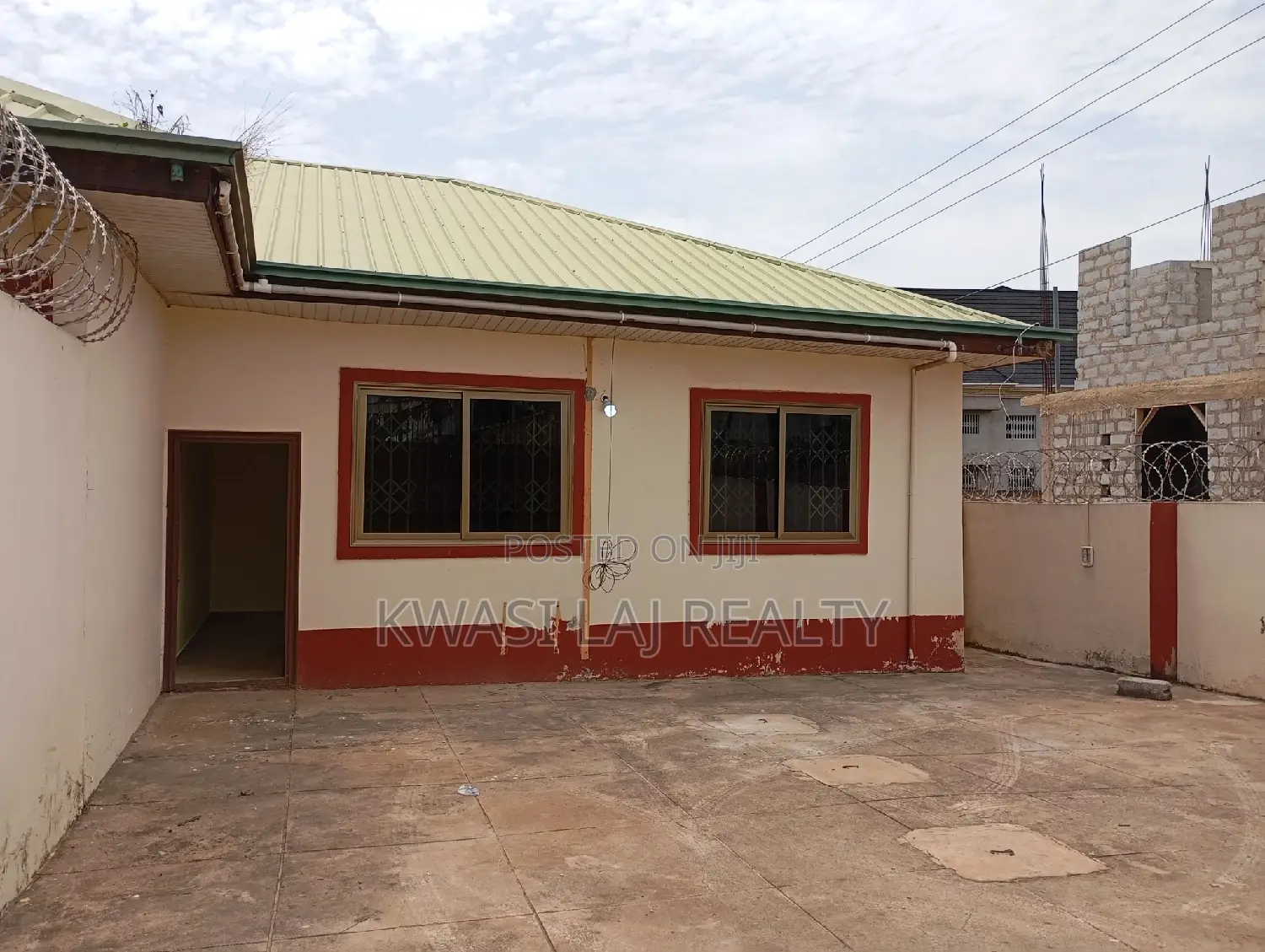 2bdrm House in Redtop, Weija for rent in Weija
