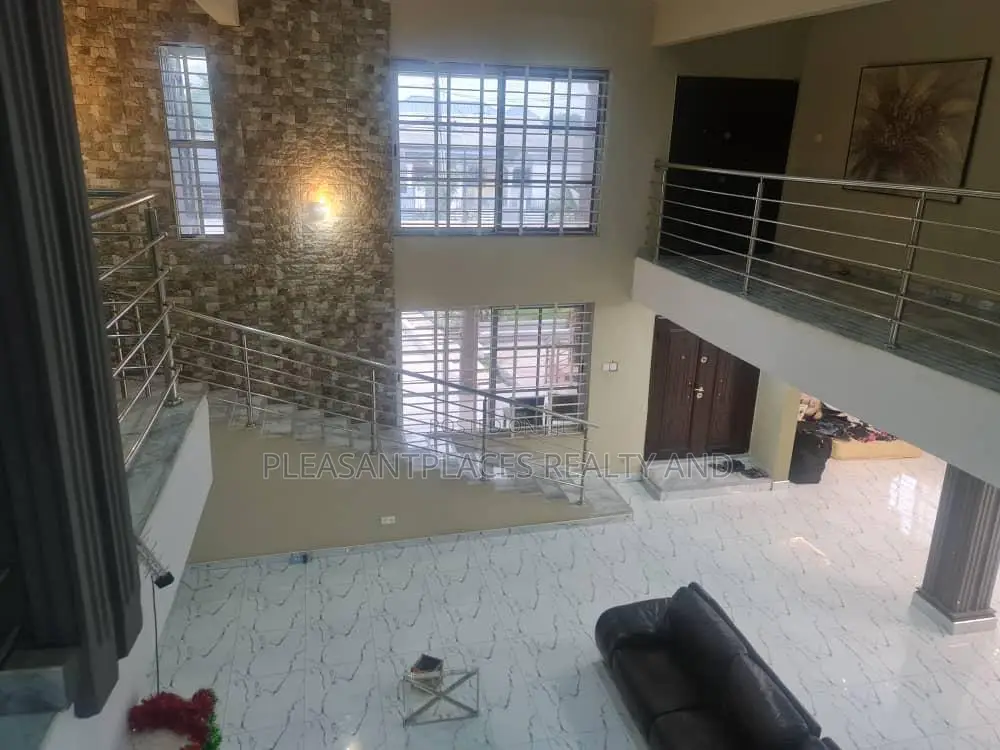 5bdrm Duplex in Pleasantplaces, Accra Metropolitan for sale in Accra Metropolitan