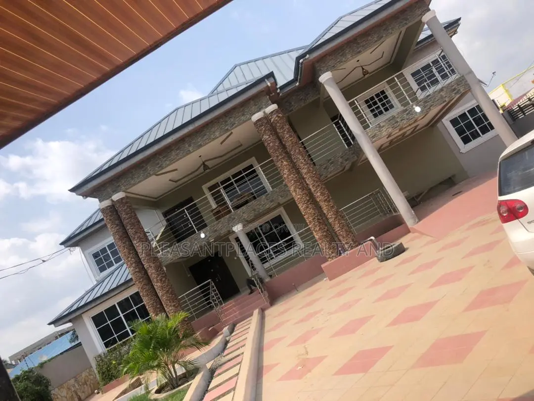 5bdrm Duplex in Pleasantplaces, Accra Metropolitan for sale in Accra Metropolitan