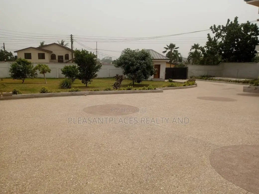 7bdrm Duplex in Pleasantplaces, Achimota for rent in Achimota