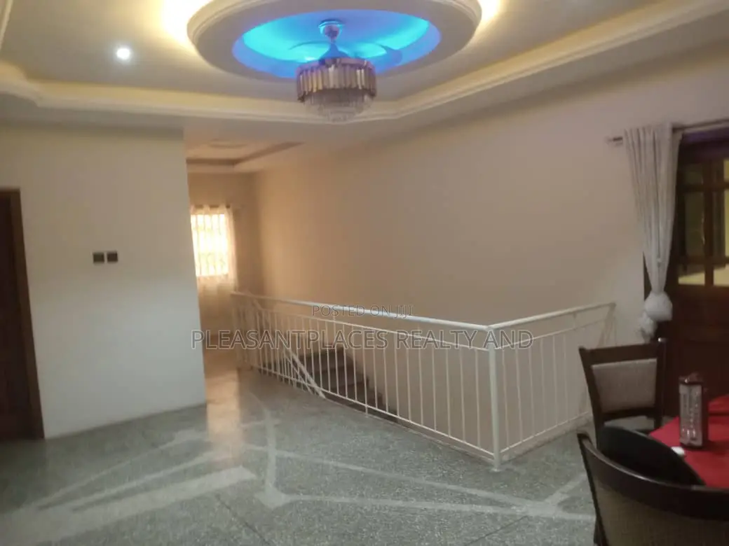 7bdrm Duplex in Pleasantplaces, Achimota for rent in Achimota