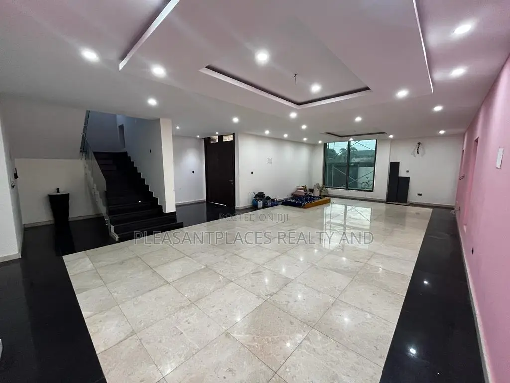 5bdrm Mansion in Pleasantplaces, East Legon for sale in East Legon