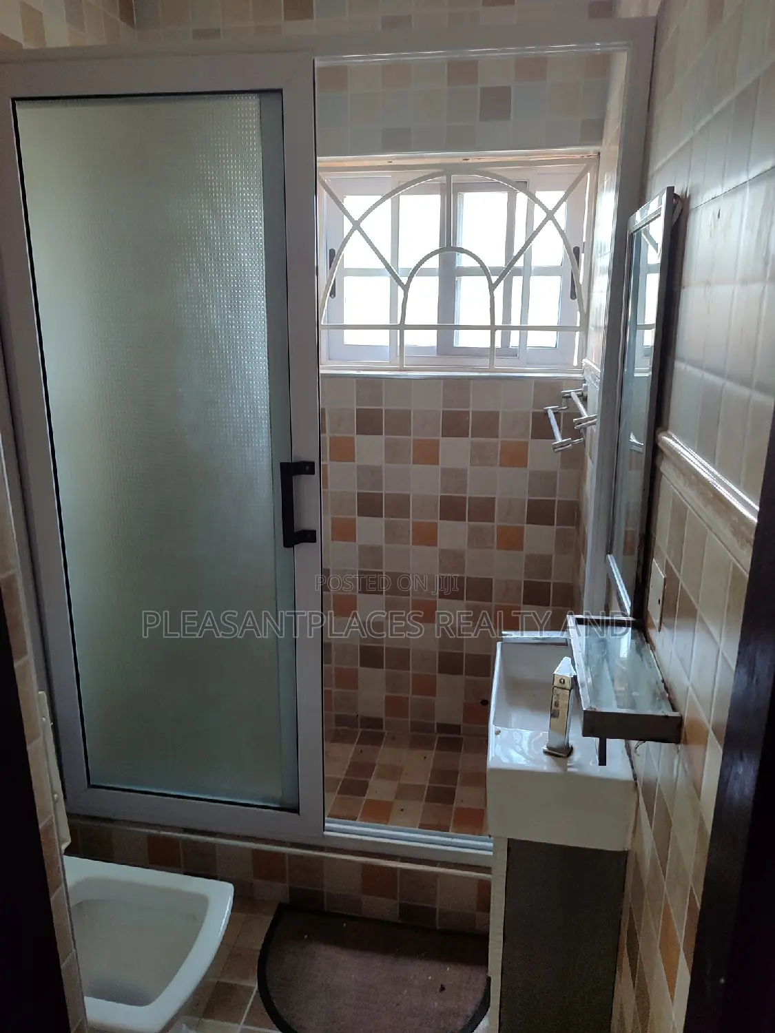 1bdrm Apartment in Pleasantplaces, East Legon for rent in East Legon