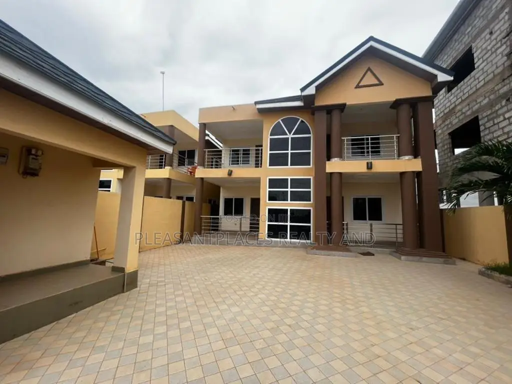 4bdrm Duplex in Pleasantplaces, East Legon for rent in East Legon
