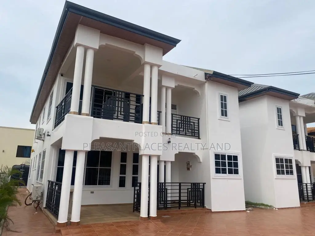 4bdrm Duplex in Pleasantplaces, East Legon for rent in East Legon