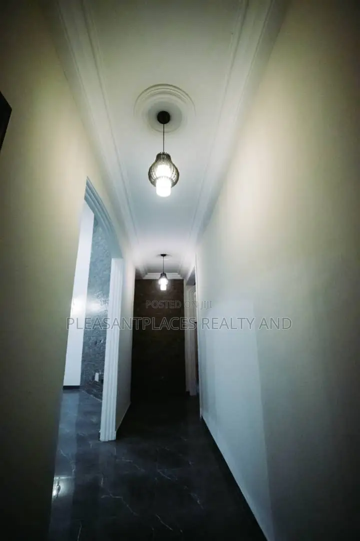 4bdrm Duplex in Pleasantplaces, Accra Metropolitan for sale in Accra Metropolitan