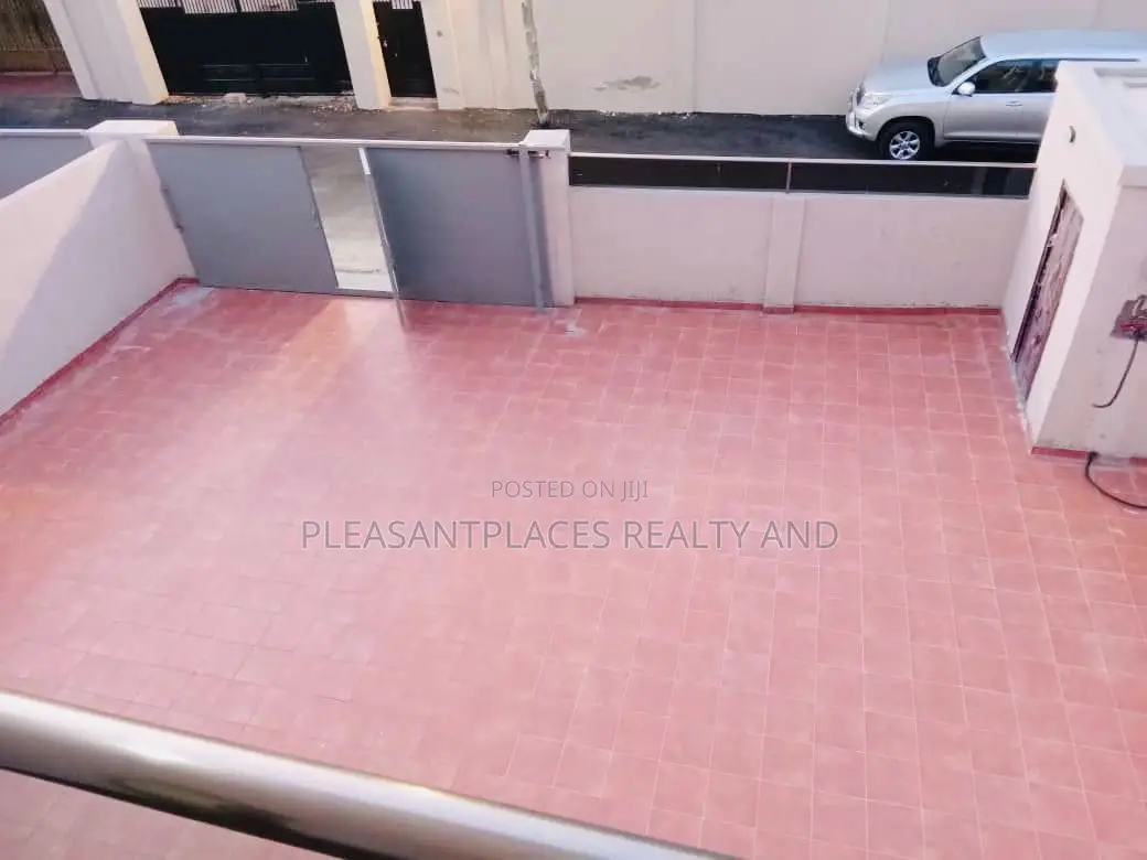 4bdrm Duplex in Pleasantplaces, East Legon for rent in East Legon