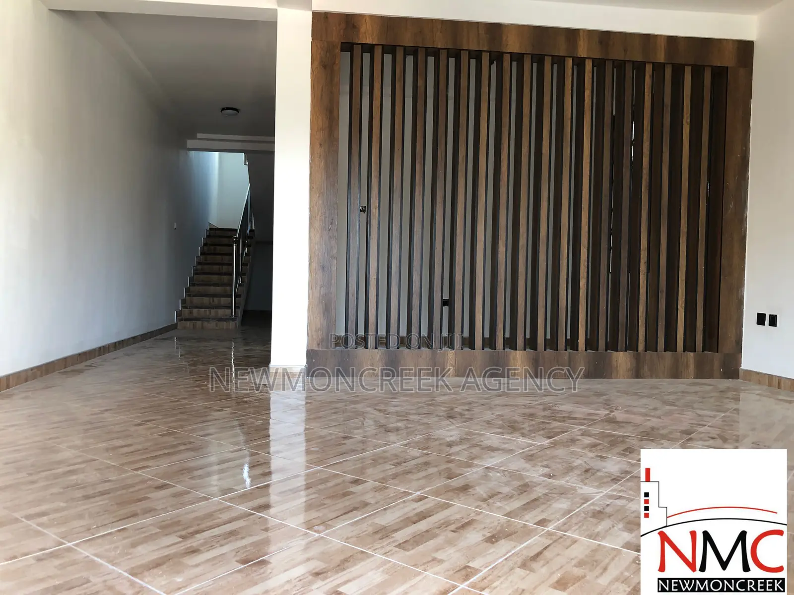 3bdrm Duplex in Oyarifa Road, Accra Metropolitan for sale in Accra Metropolitan