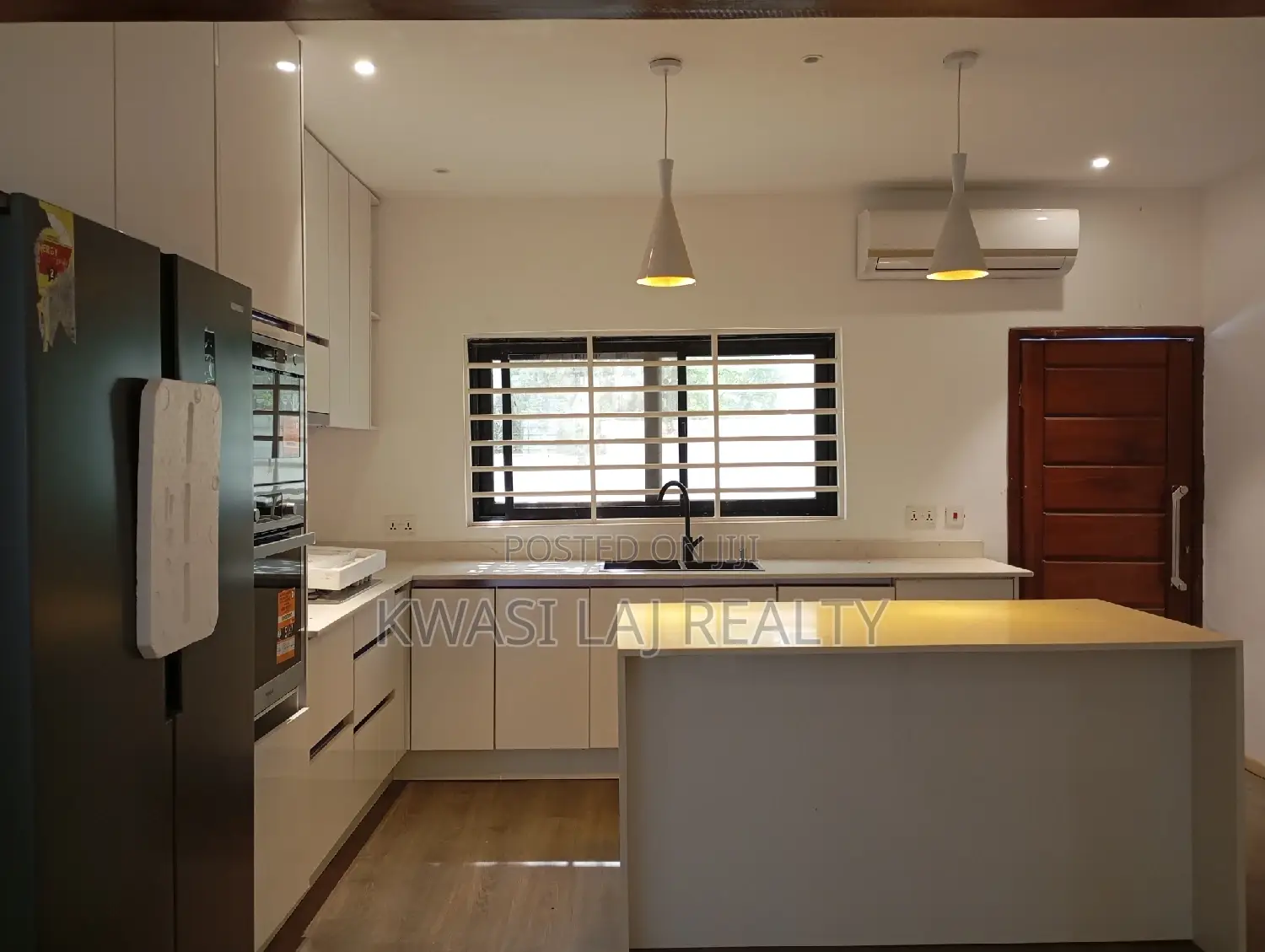 5bdrm House in Adanseman New, Weija for sale in Weija
