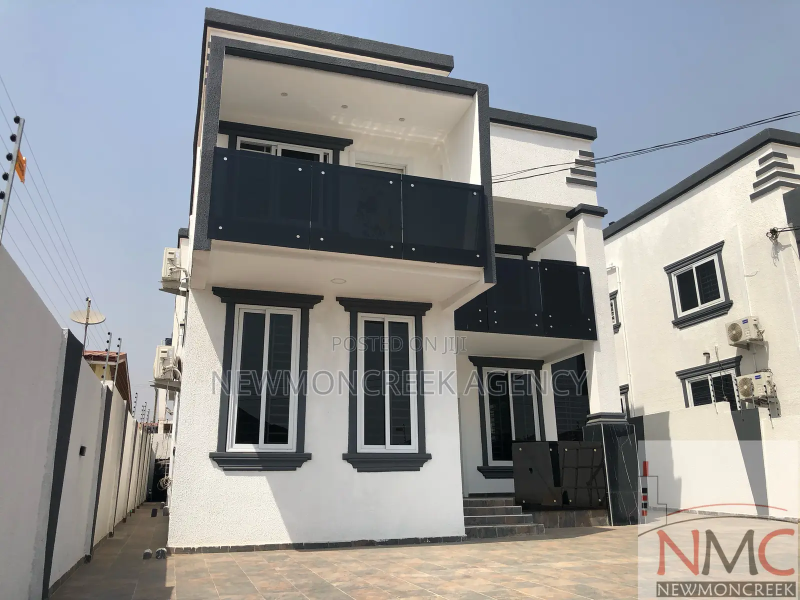 5bdrm Duplex in Lakeside Estates, Accra Metropolitan for sale in Accra Metropolitan