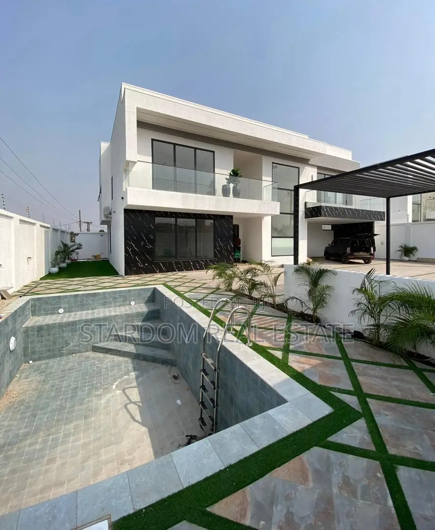 4bdrm Duplex in Ashaley Botwe for sale in Ashaley Botwe