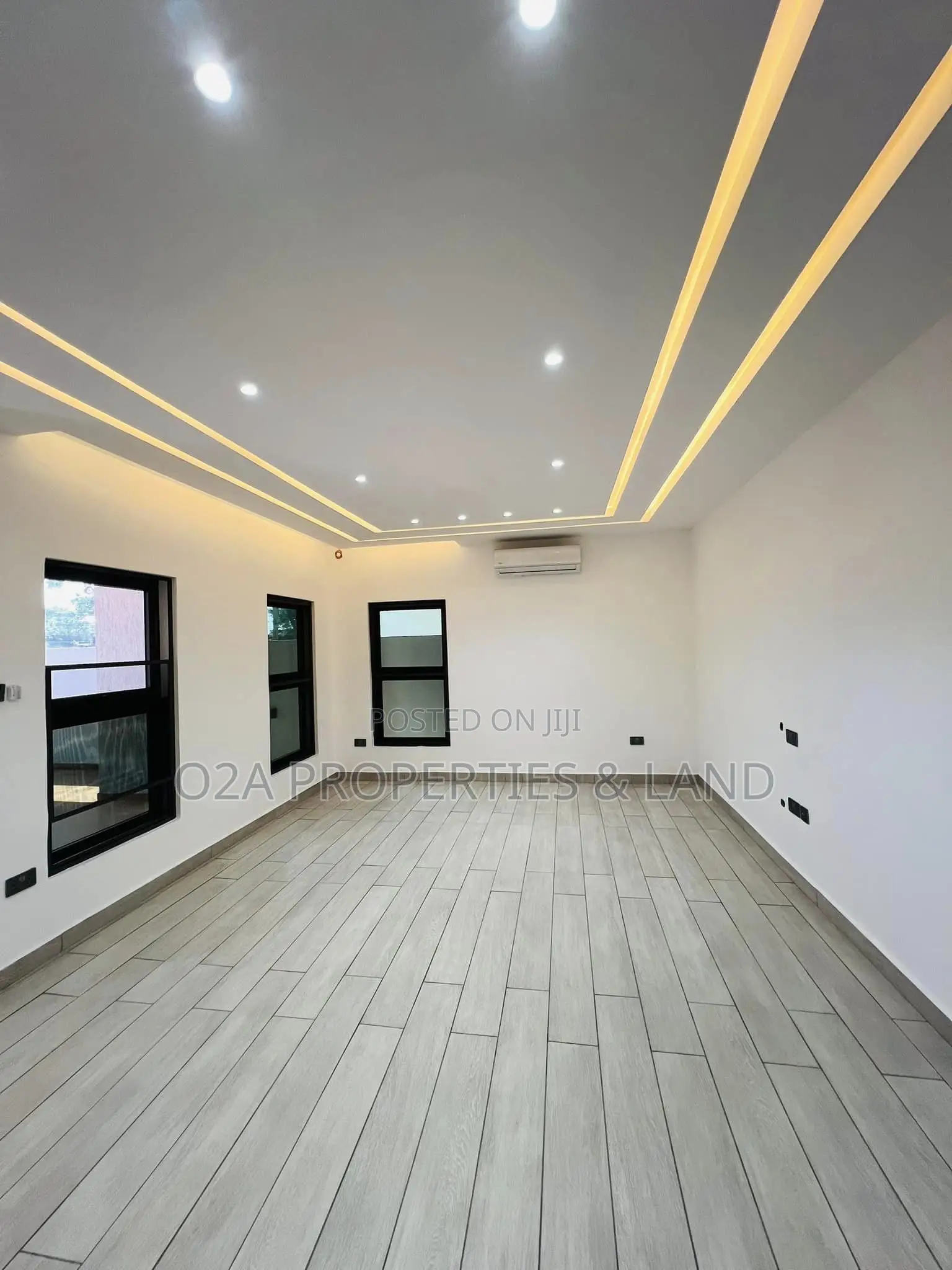 3bdrm House in East Legon, American House for sale in American House