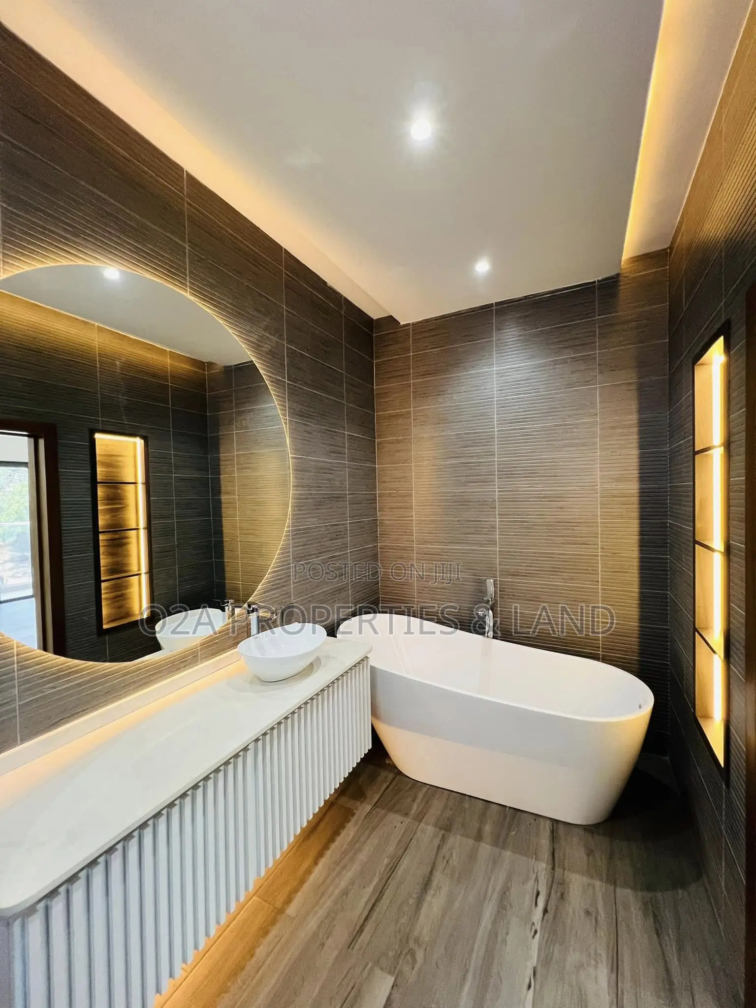 3bdrm House in East Legon, American House for sale in American House