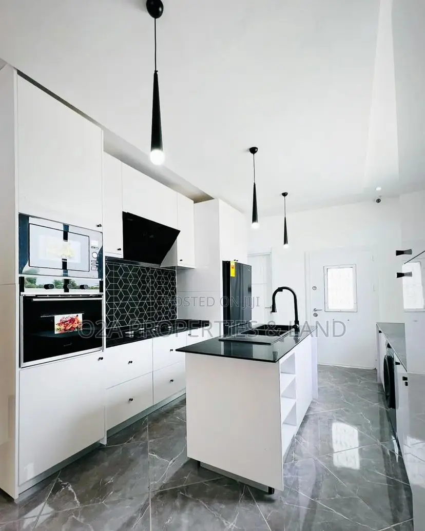 4bdrm House in East Legon Hills, American House for sale in American House