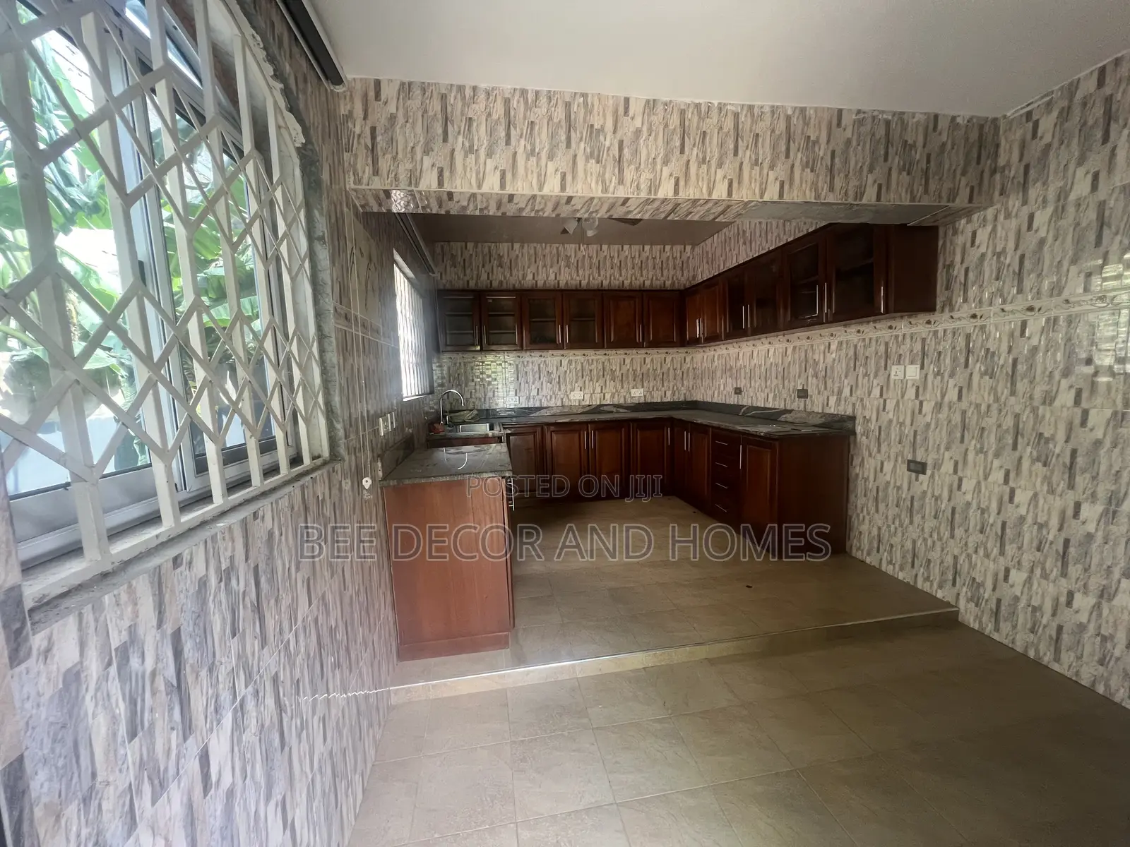 4bdrm House in Bee Decor & Homes, Old Ashomang for rent in Old Ashomang