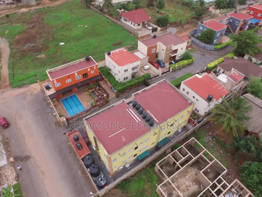 14bdrm Duplex in Ashongman Estate, Accra Metropolitan for sale in Accra Metropolitan