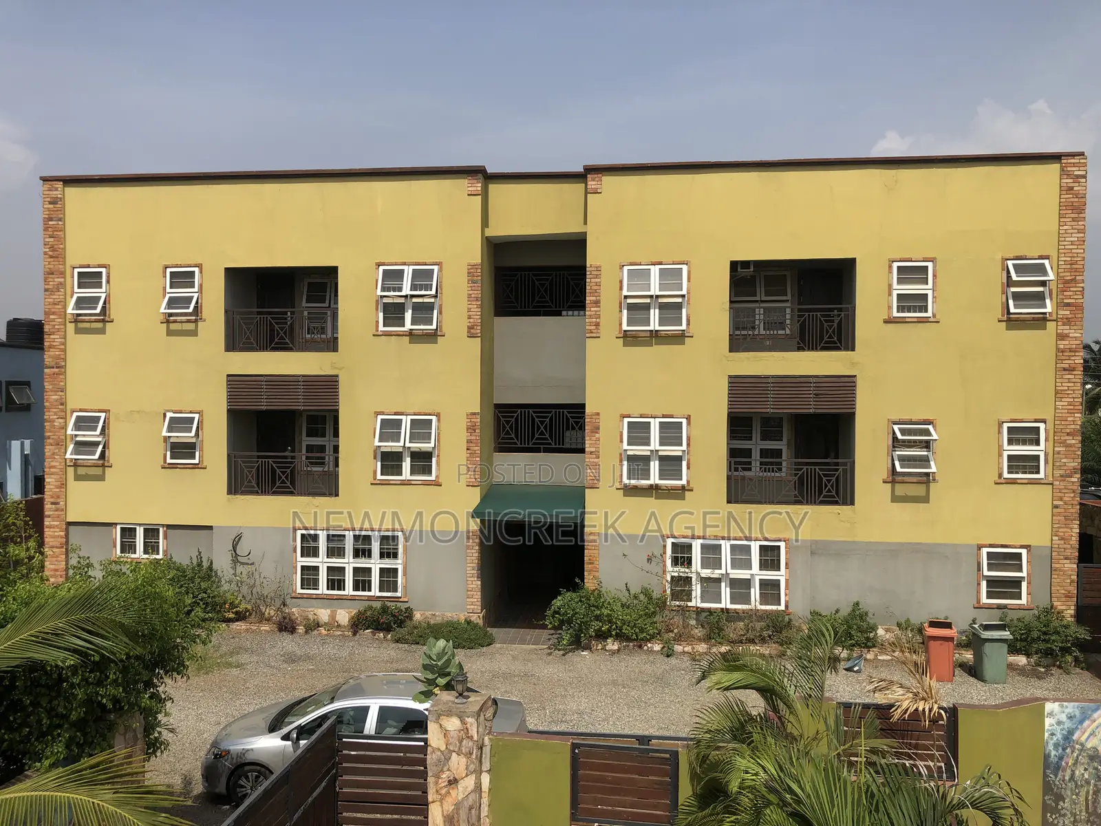 14bdrm Duplex in Ashongman Estate, Accra Metropolitan for sale in Accra Metropolitan