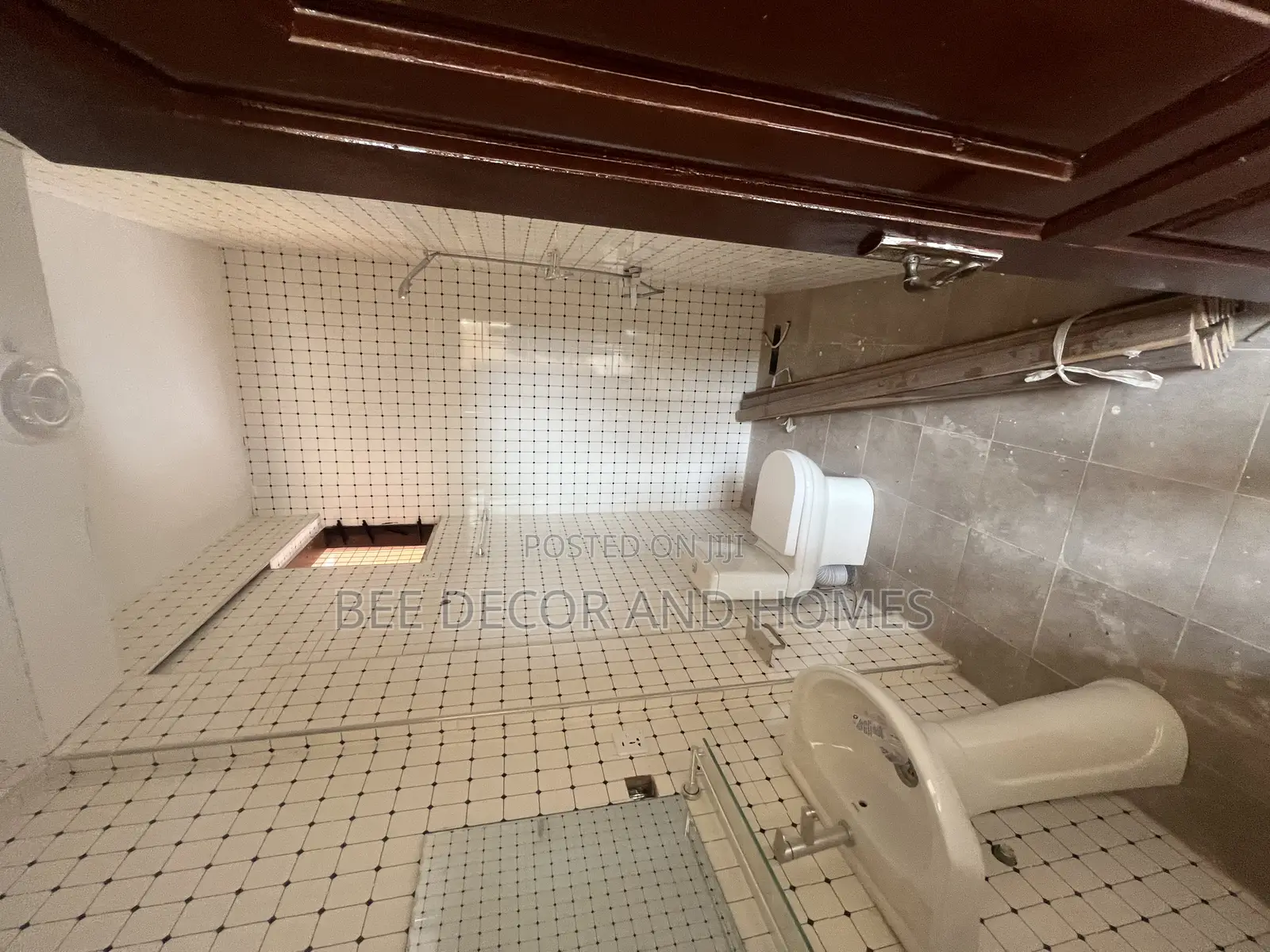 2bdrm Apartment in Bee Decor & Homes, Old Ashomang for rent in Old Ashomang