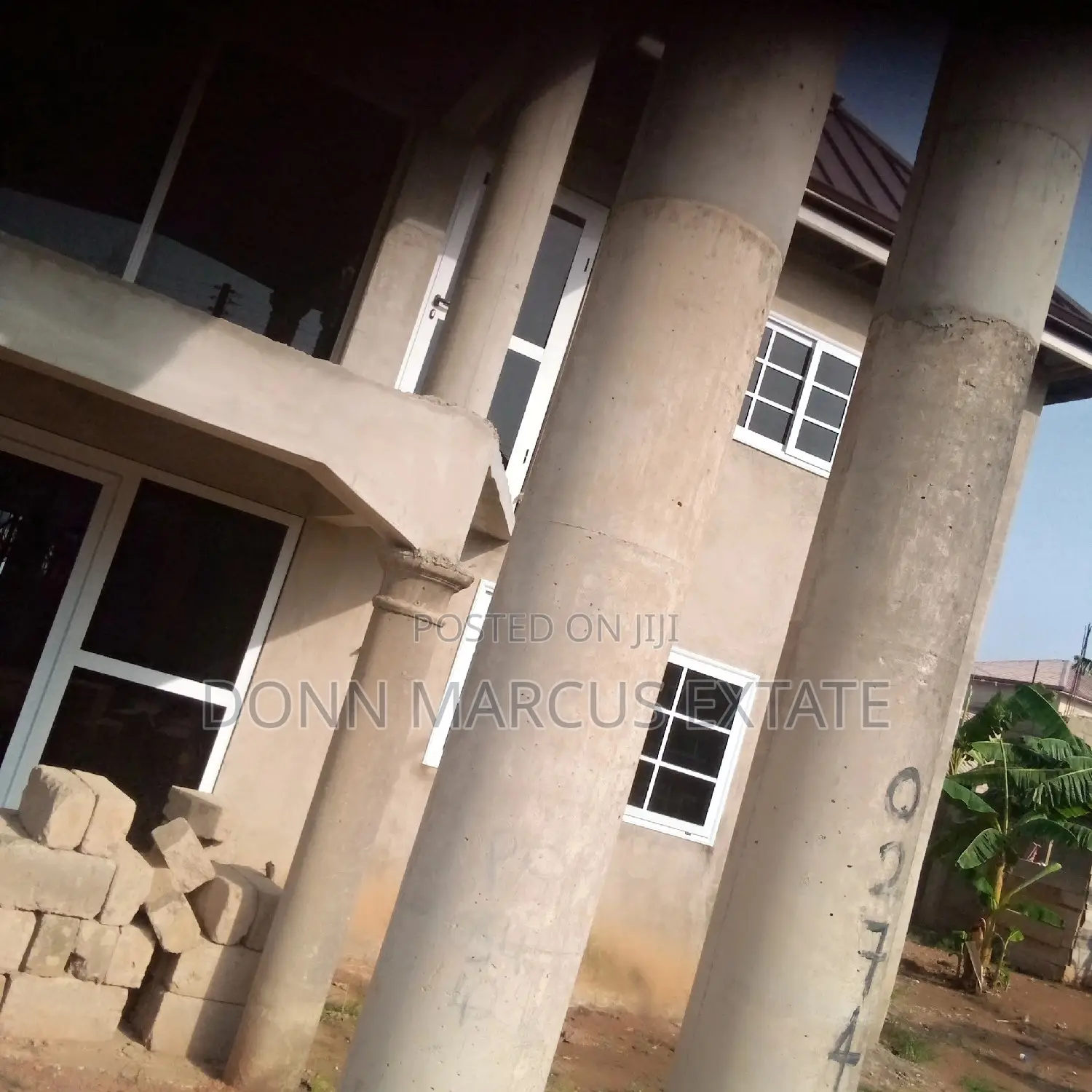 8bdrm House in Don Markus Extate, Kumasi Metropolitan for sale in Kumasi Metropolitan